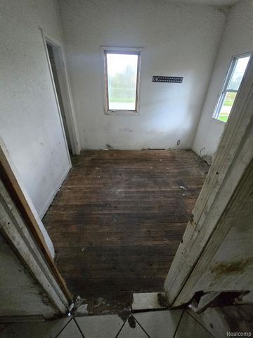 6108 Iroquois Street, Detroit, MI 48213