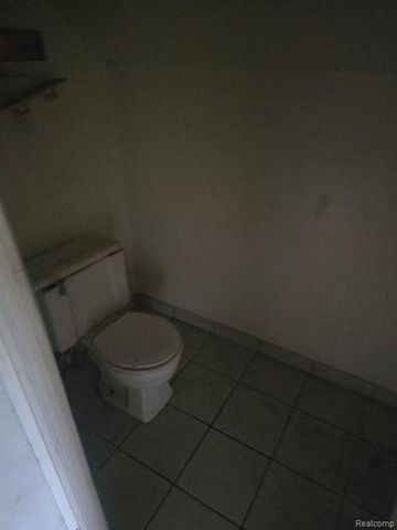 6108 Iroquois Street, Detroit, MI 48213