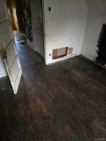 6108 Iroquois Street, Detroit, MI 48213