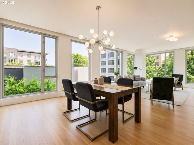 937 Nw GLISAN St 336, Portland, OR 97209