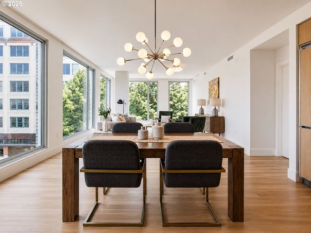 937 Nw GLISAN St 336, Portland, OR 97209