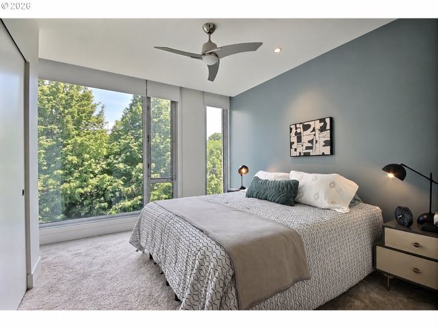 937 Nw GLISAN St 336, Portland, OR 97209