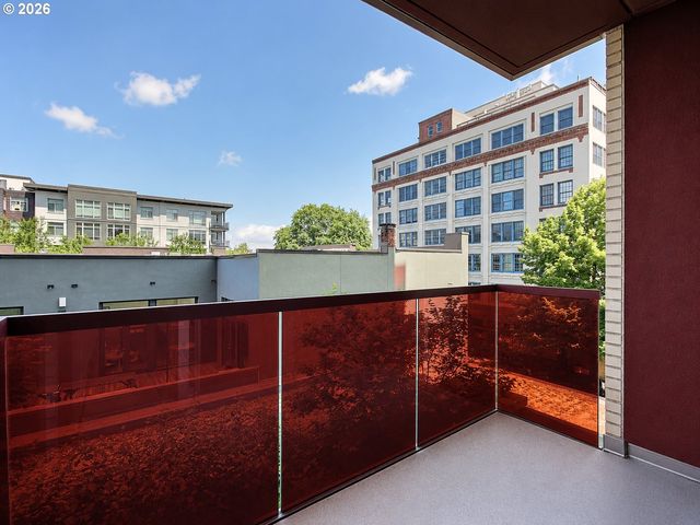 937 Nw GLISAN St 336, Portland, OR 97209