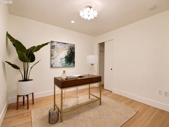 937 Nw GLISAN St 336, Portland, OR 97209