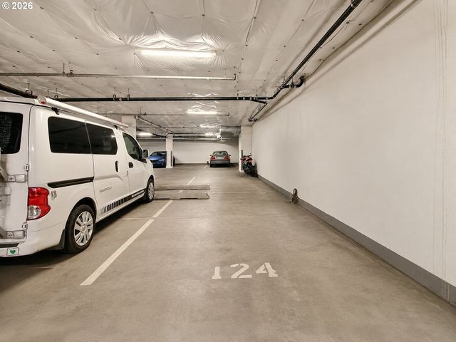 937 Nw GLISAN St 336, Portland, OR 97209