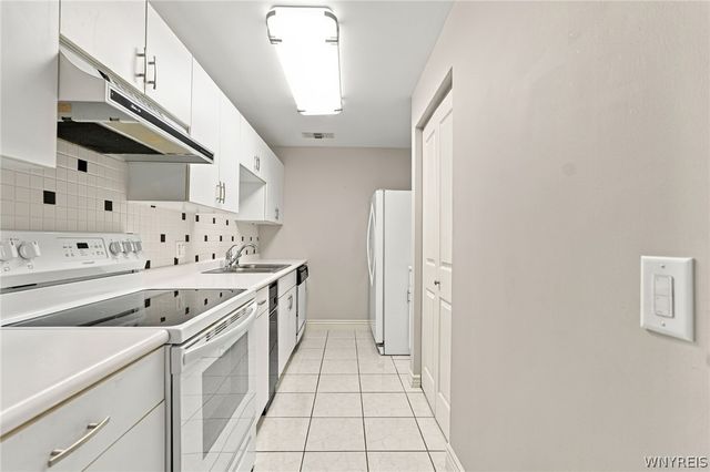 505 Admirals Walk 505, Buffalo, NY 14202