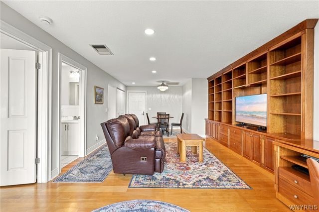 505 Admirals Walk 505, Buffalo, NY 14202