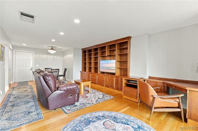 505 Admirals Walk 505, Buffalo, NY 14202