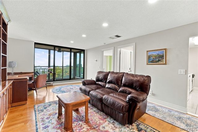 505 Admirals Walk 505, Buffalo, NY 14202