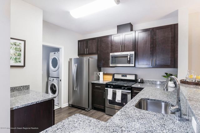 2517 Stallion Circle E, Toms River, NJ 08755