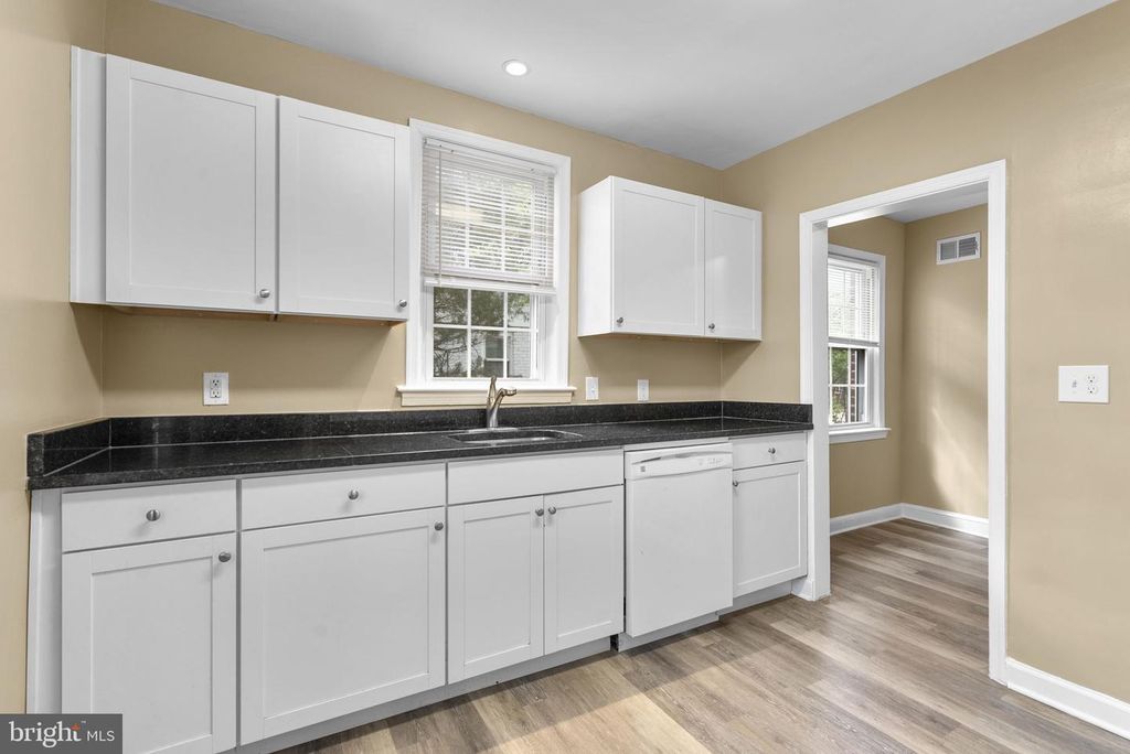 Image 10 of property listing at 4719 QUEENSBURY RD, Riverdale, MD 20737