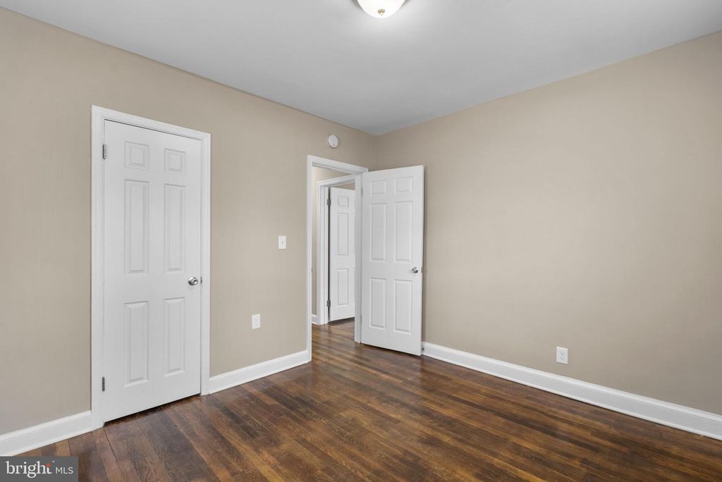 Image 13 of property listing at 4719 QUEENSBURY RD, Riverdale, MD 20737