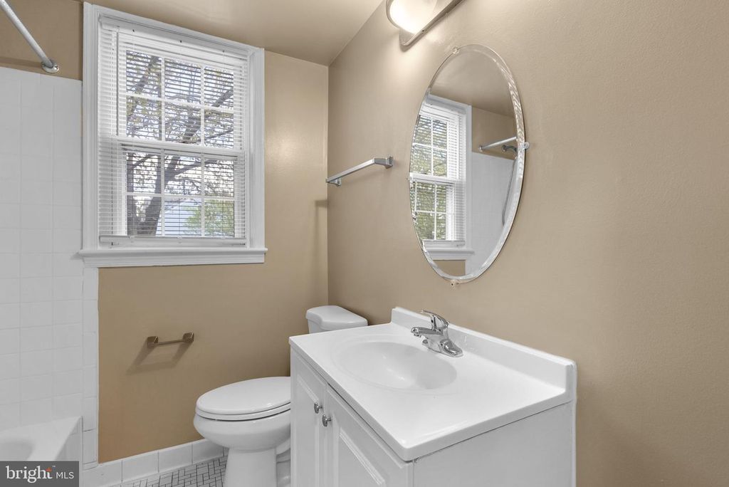 Image 14 of property listing at 4719 QUEENSBURY RD, Riverdale, MD 20737