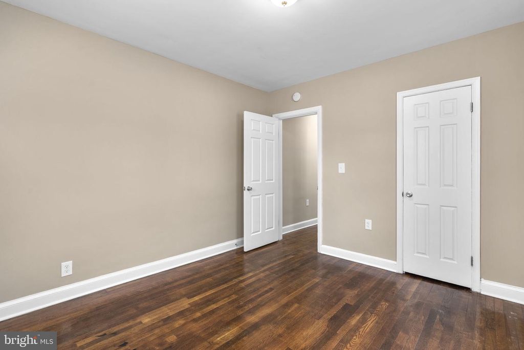 Image 16 of property listing at 4719 QUEENSBURY RD, Riverdale, MD 20737