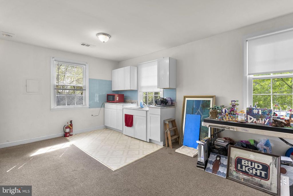 Image 18 of property listing at 4719 QUEENSBURY RD, Riverdale, MD 20737