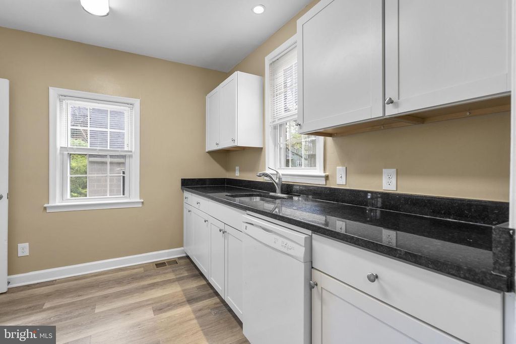 Image 9 of property listing at 4719 QUEENSBURY RD, Riverdale, MD 20737