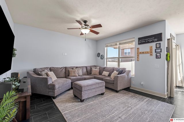 15809 Young Circle, Bennington, NE 68007