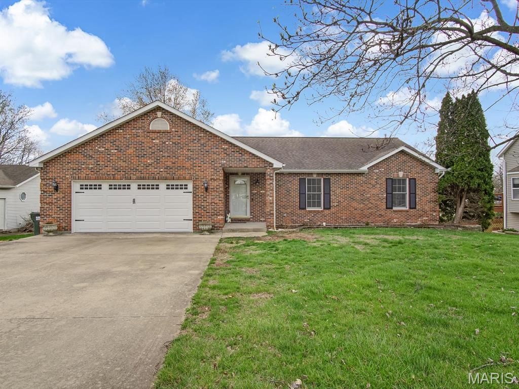 454 Mary Drive, Waterloo, IL 62298