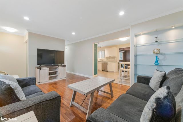 7741 Rauschelbach Street, Utica, MI 48317