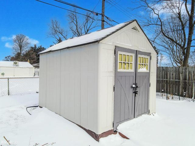 7741 Rauschelbach Street, Utica, MI 48317