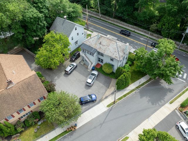 846 Walnut St 1, Newton, MA 02459