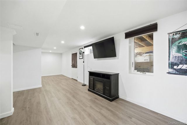 2809 Heather Avenue, Medford, NY 11763