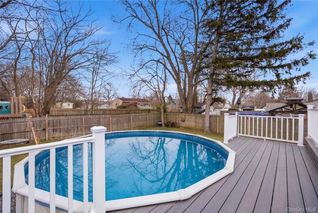 2809 Heather Avenue, Medford, NY 11763