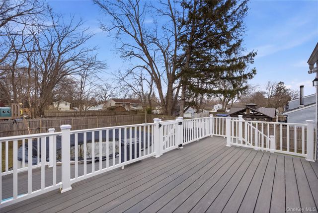 2809 Heather Avenue, Medford, NY 11763