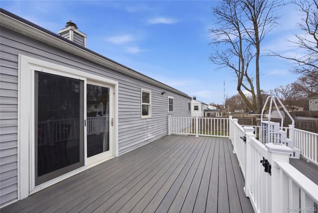 2809 Heather Avenue, Medford, NY 11763