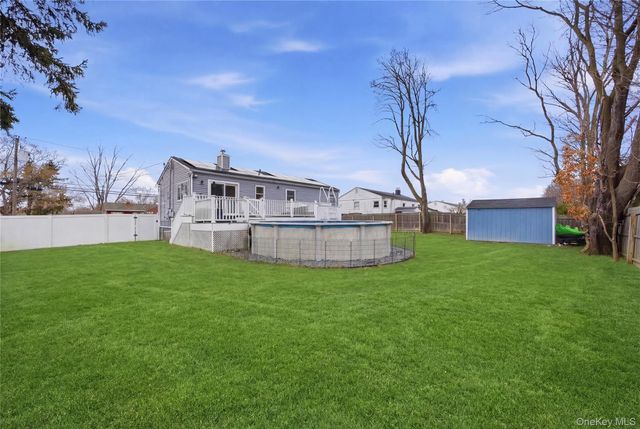 2809 Heather Avenue, Medford, NY 11763