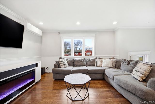 2809 Heather Avenue, Medford, NY 11763