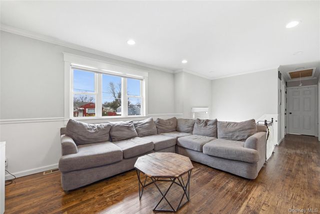 2809 Heather Avenue, Medford, NY 11763