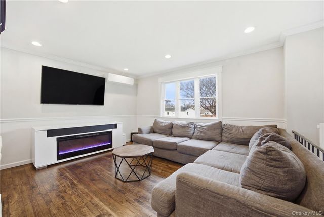 2809 Heather Avenue, Medford, NY 11763