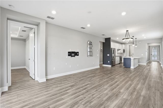 20060 Kingmont DR, Estero, FL 33928