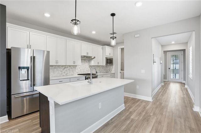 20060 Kingmont DR, Estero, FL 33928