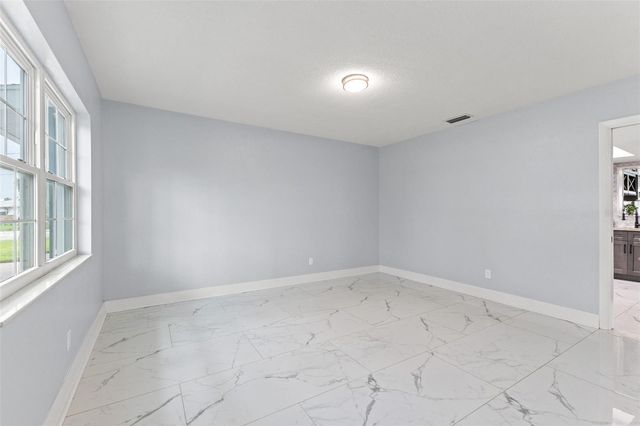4000 14TH WAY NE, St Petersburg, FL 33703