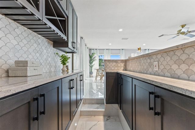 4000 14TH WAY NE, St Petersburg, FL 33703