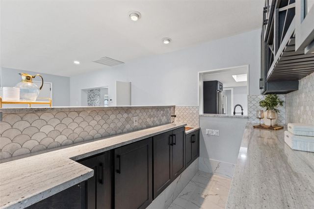 4000 14TH WAY NE, St Petersburg, FL 33703