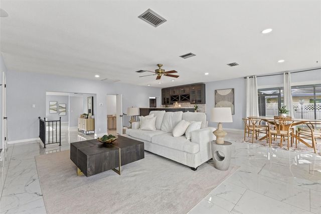 4000 14TH WAY NE, St Petersburg, FL 33703