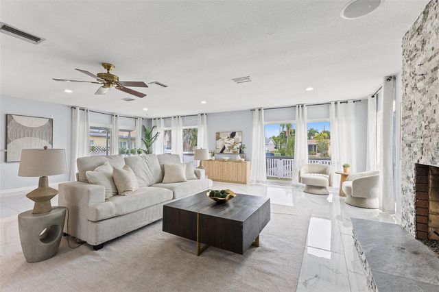 4000 14TH WAY NE, St Petersburg, FL 33703