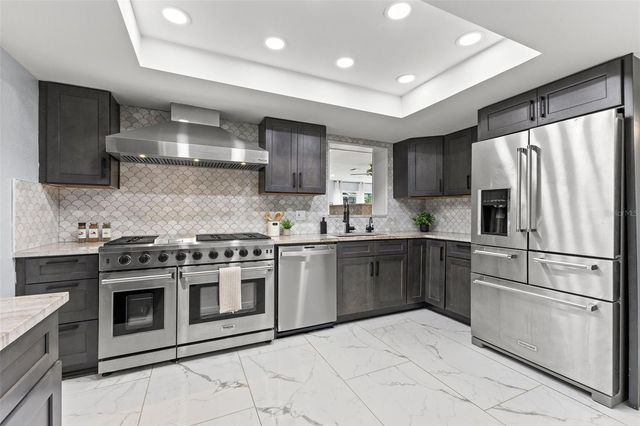 4000 14TH WAY NE, St Petersburg, FL 33703