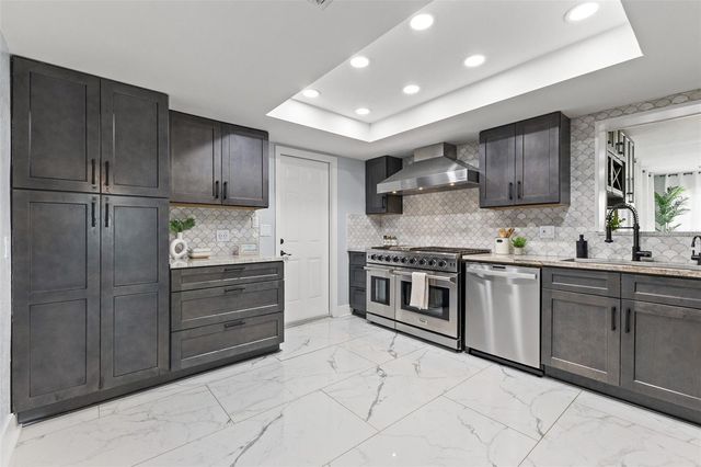 4000 14TH WAY NE, St Petersburg, FL 33703