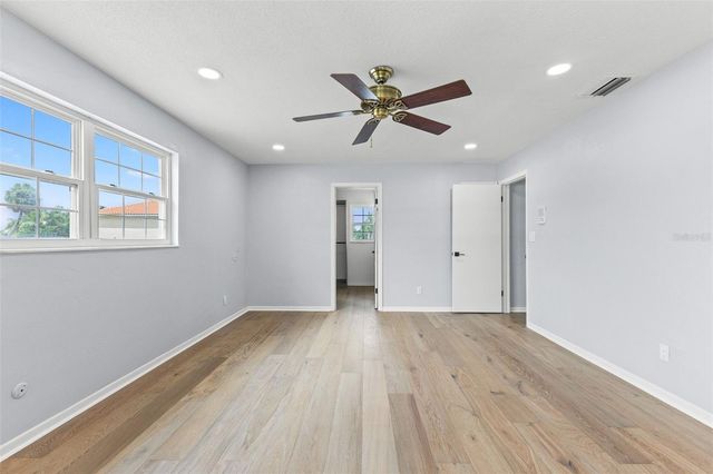 4000 14TH WAY NE, St Petersburg, FL 33703