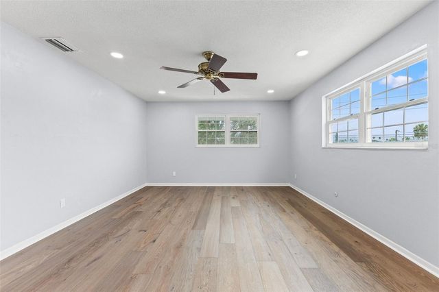 4000 14TH WAY NE, St Petersburg, FL 33703