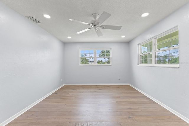 4000 14TH WAY NE, St Petersburg, FL 33703