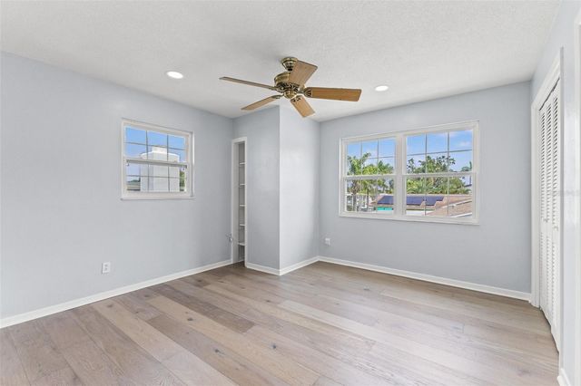 4000 14TH WAY NE, St Petersburg, FL 33703