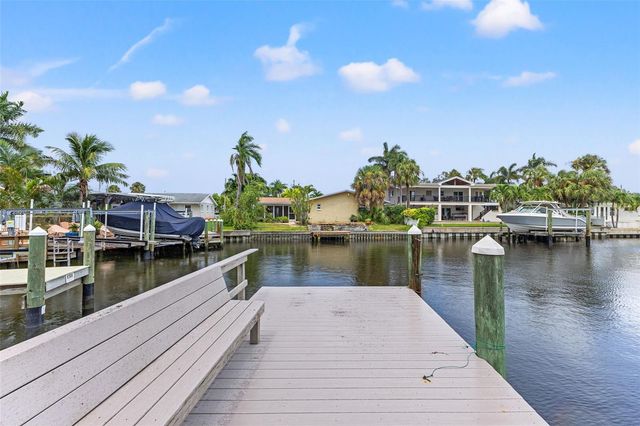 4000 14TH WAY NE, St Petersburg, FL 33703