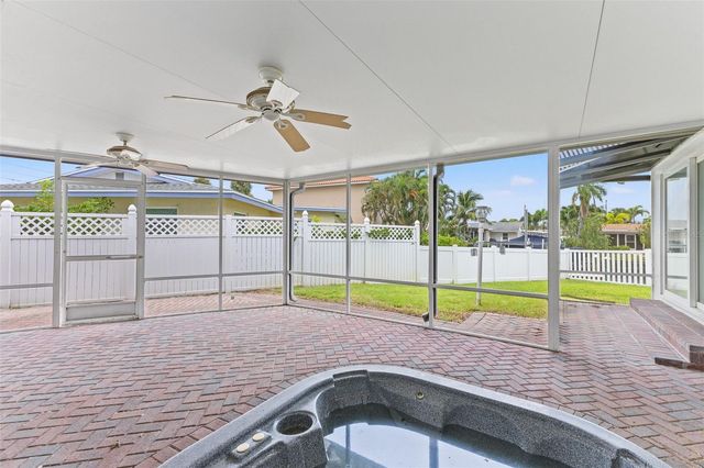 4000 14TH WAY NE, St Petersburg, FL 33703