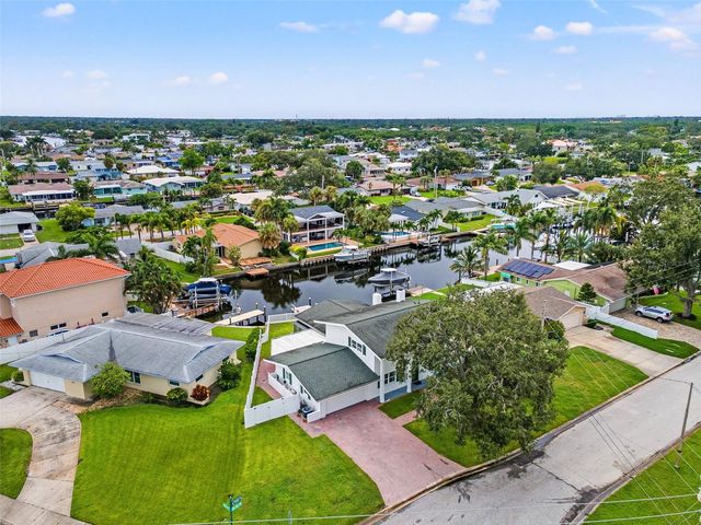 4000 14TH WAY NE, St Petersburg, FL 33703