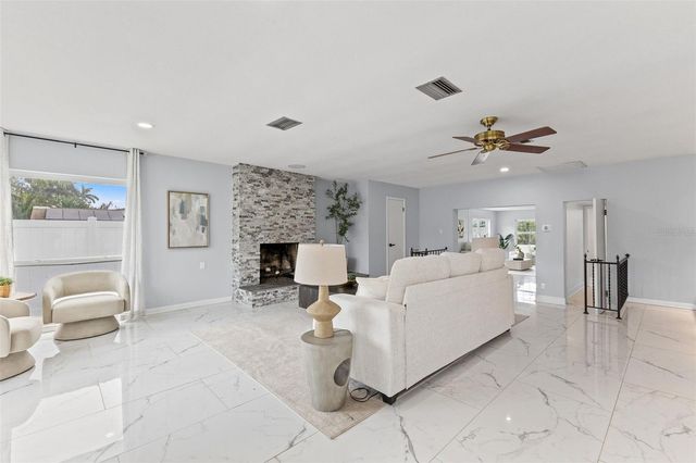 4000 14TH WAY NE, St Petersburg, FL 33703
